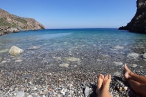 Lissos - relaks na plaży odpoczywamy na plaży lissos