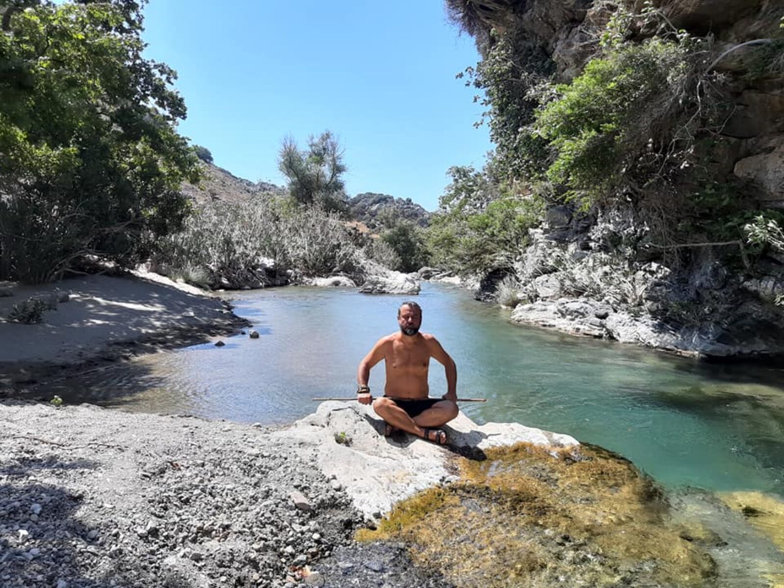 medytacja na kourtalioti wycieczki na upał