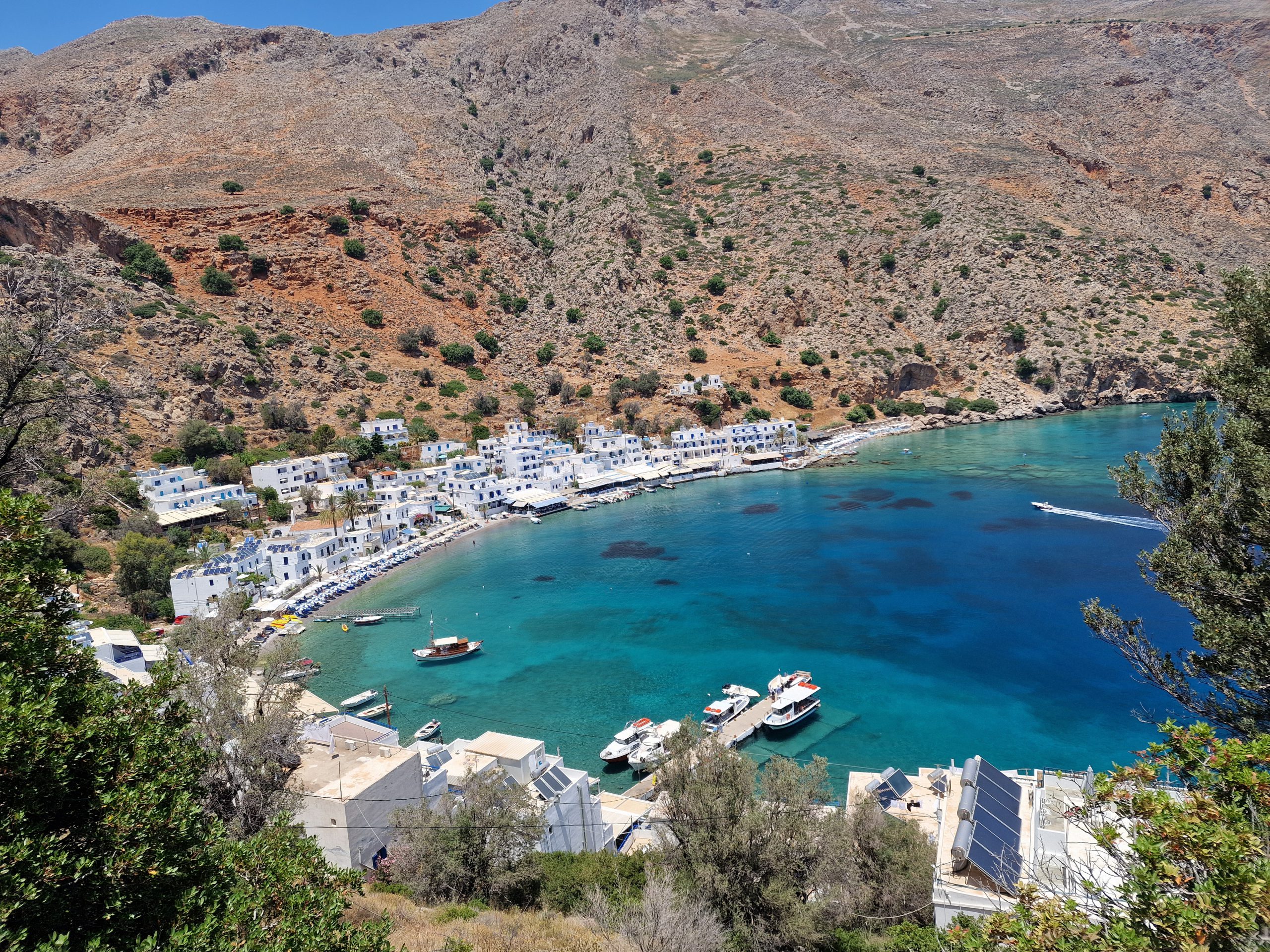 loutro zatoka białych domków