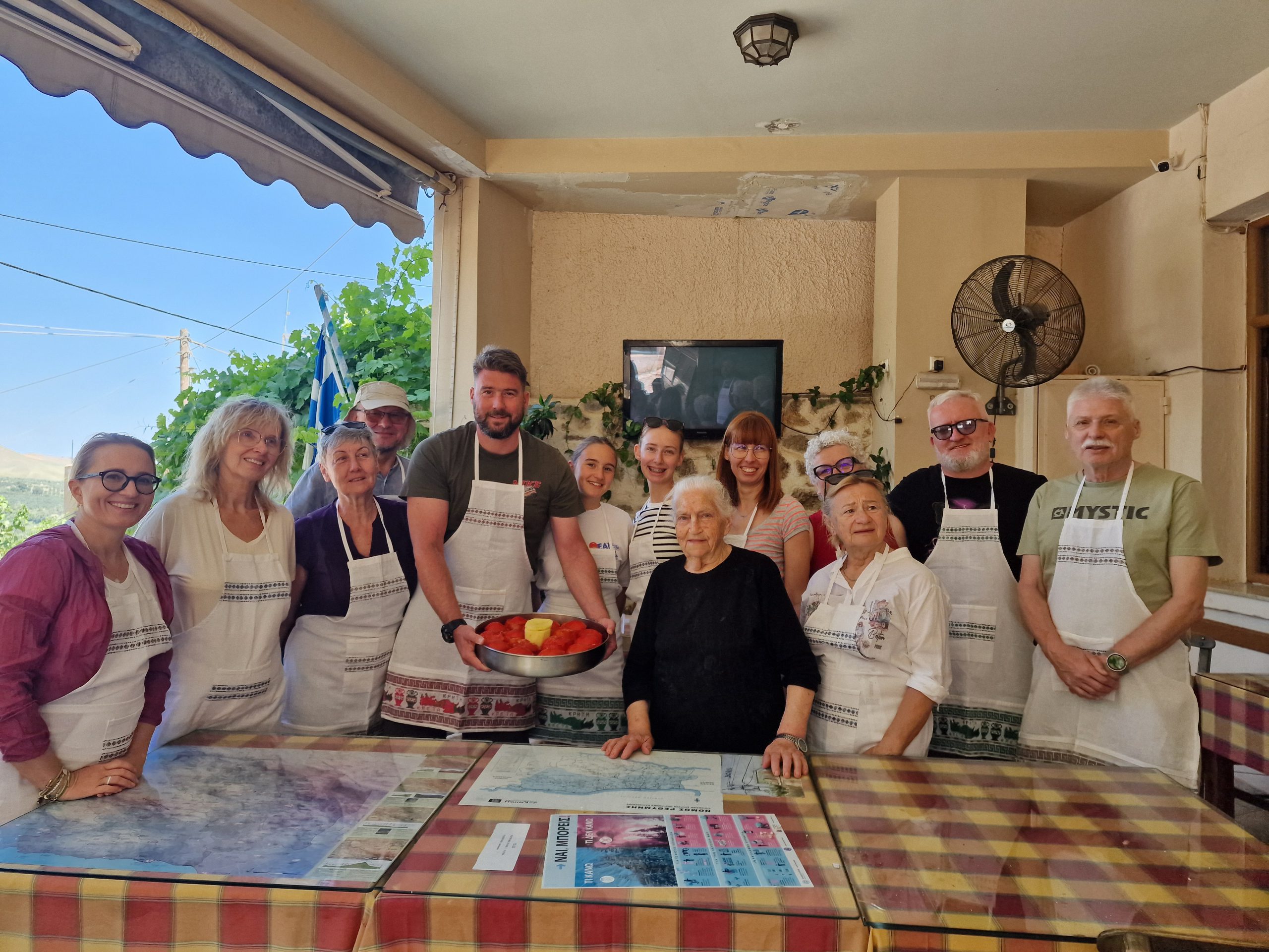 We organize extraordinary week-long holidays combined with a dance, hiking, development or archaeology program.